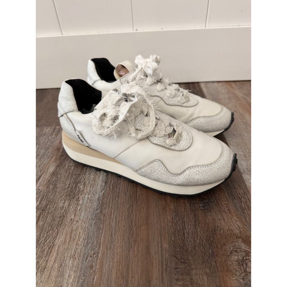 P448 Cancun Low Top Sneakers Sz 6-6.5 in white